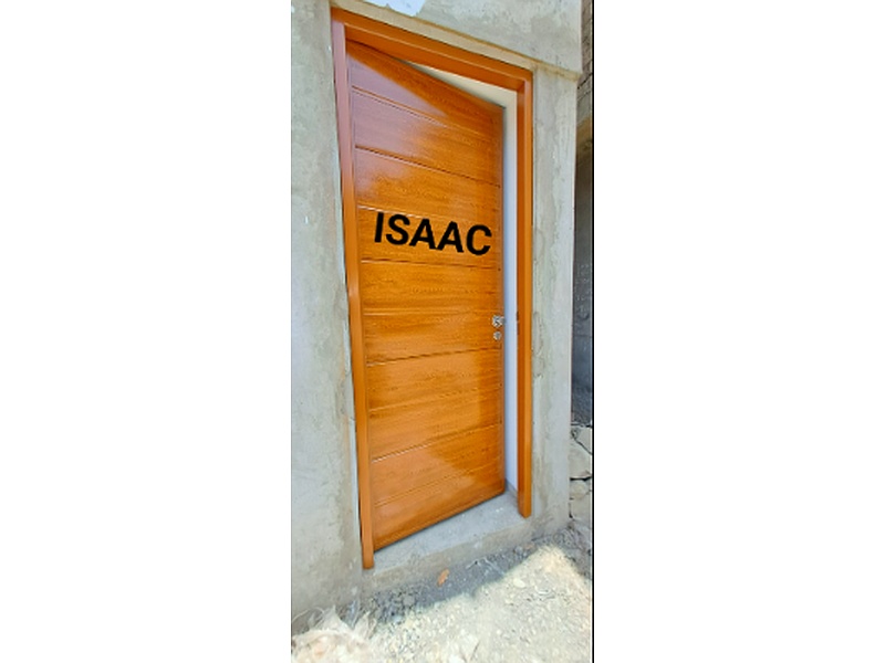 Puerta de Dormitorio de Nogal Ecuador