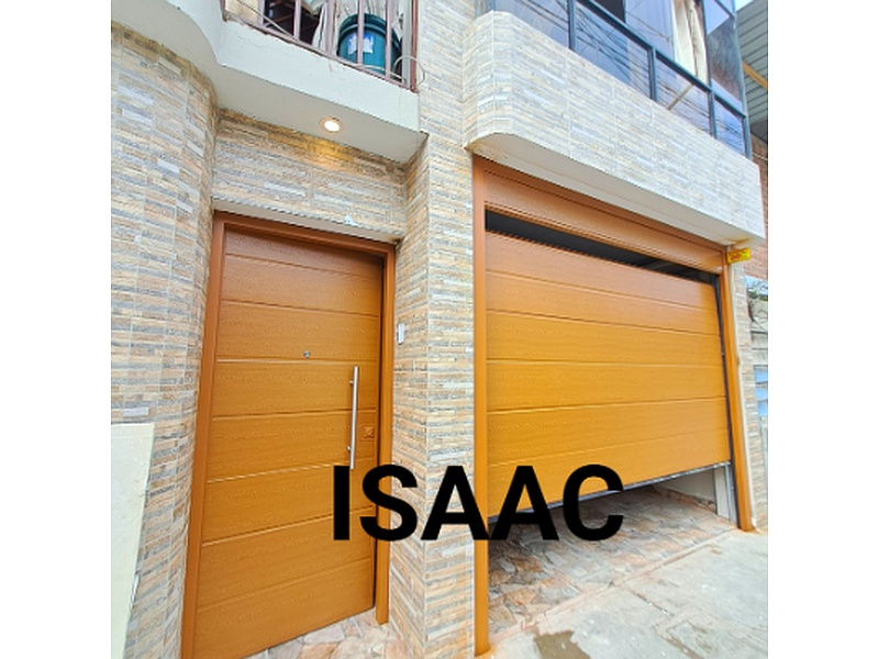 Puerta Garaje Motorizada de Policarbonato con Sensor de Proximidad Ecuador