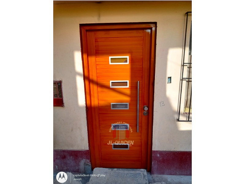 Puerta Decorativa de Nogal Sala de Juegos Ecuador