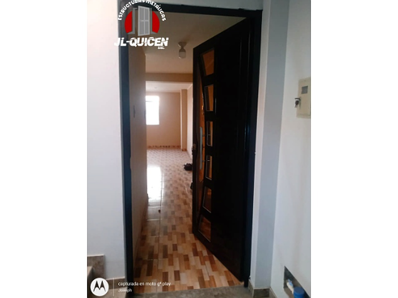 Puerta de Estudio de Cerezo Ecuador