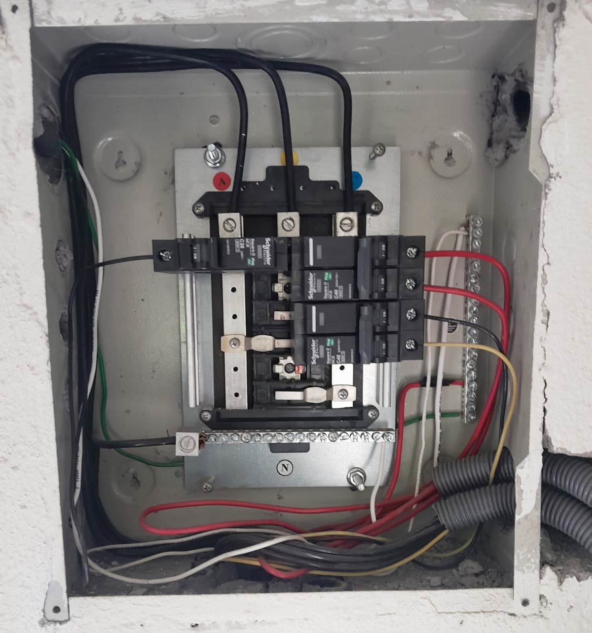 Instalaciones Eléctricas Quito Ecuador