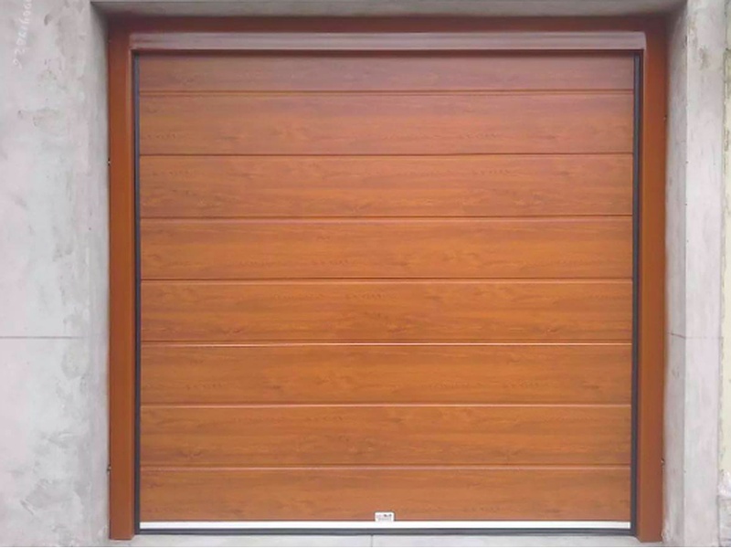 Puerta Garaje Retráctil de Acero con Paneles de Vidrio Templado Ecuador