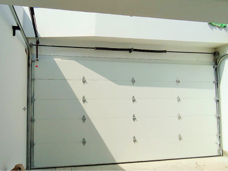 Puerta Garaje Deslizante de Aluminio con Paneles de Vidrio Ecuador
