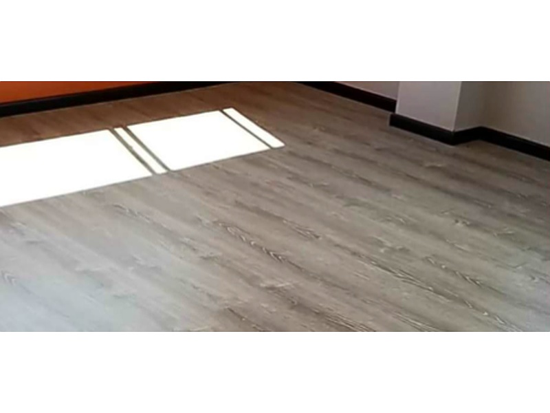 Pisos flotantes Vinílico Ecuador