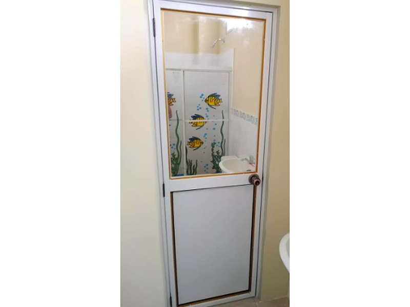 Puerta Contemporánea de Ébano Baño Ecuador