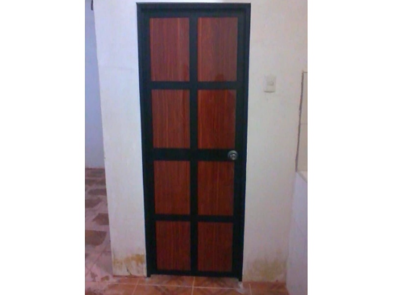 Puerta de Estudio de Ébano Ecuador