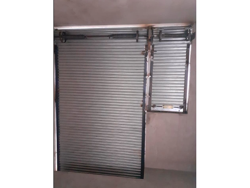 Puerta enrollable de acero inoxidable Ecuador