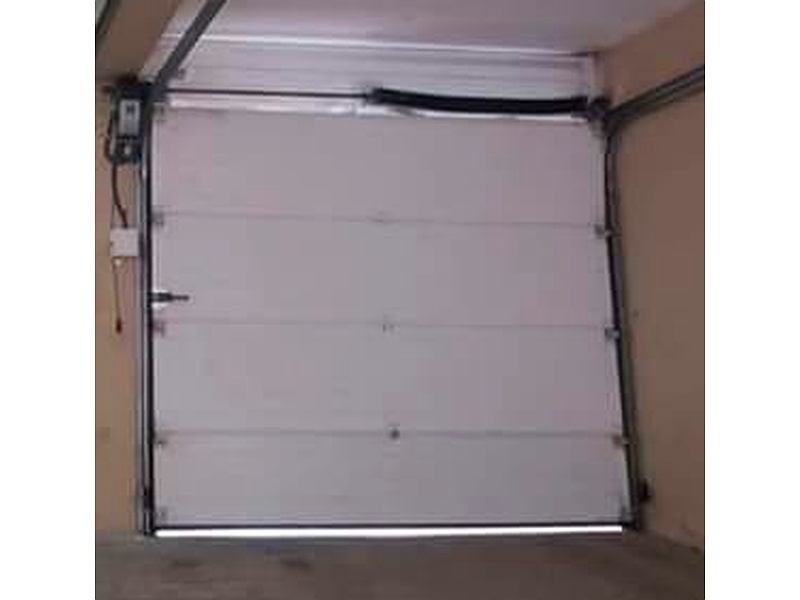 Puerta Garaje Deslizante de PVC con Acabado Brillante Ecuador
