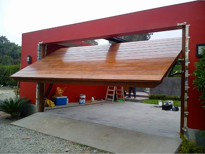 Puerta Garaje Corredera de PVC Ecuador