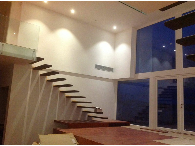 Construcción Escaleras Flotantes Quito