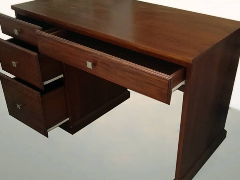 ESCRITORIO OFICINA CUENCA