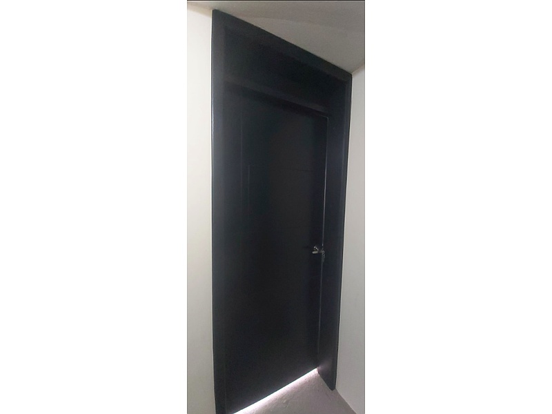 Puerta Negra Madera Quito