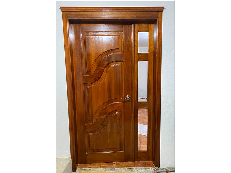 Puerta Principal Madera Quito