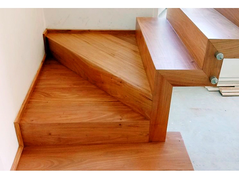 Escaleras Madera Quito