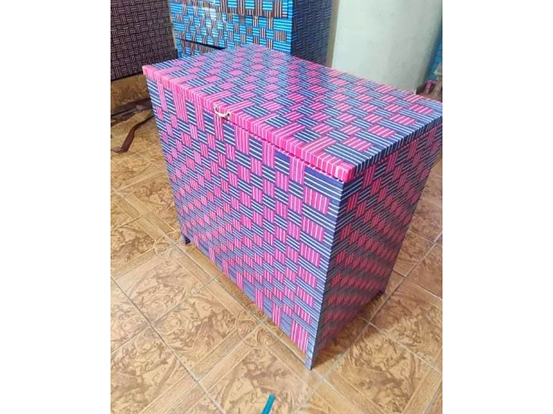 Baul de plastico rosa y celeste Ecuador