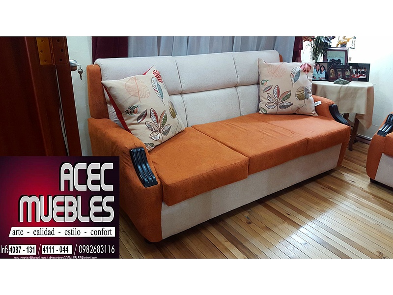 Sofá de tela blanca con naranja Ecuador
