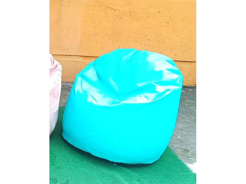 Puff celeste brillante Ecuador