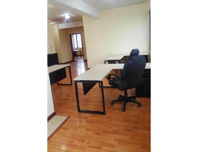 Oficina amoblada norte de Quito 
