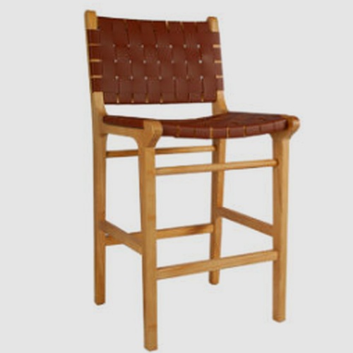 Silla pequeña de madera