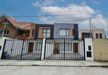 Casa en Venta en la Cdla Ecuador