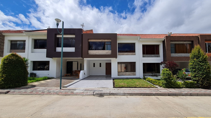 Casa en Venta en Ricaurte 