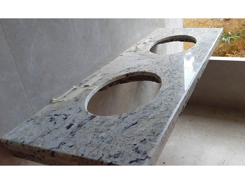 Meson de Marmol 7v Ecuador