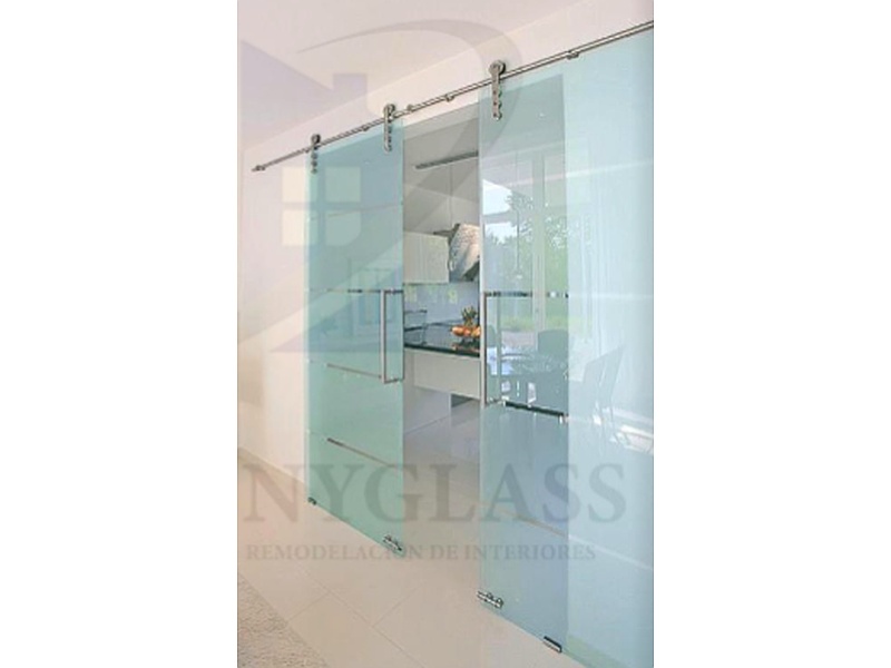 Puerta Corrediza en Vidrio Alumtecnyglass  