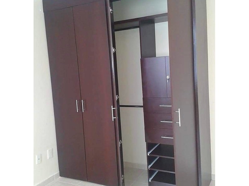 Clóset Empotrado de Madera Aluviherloz