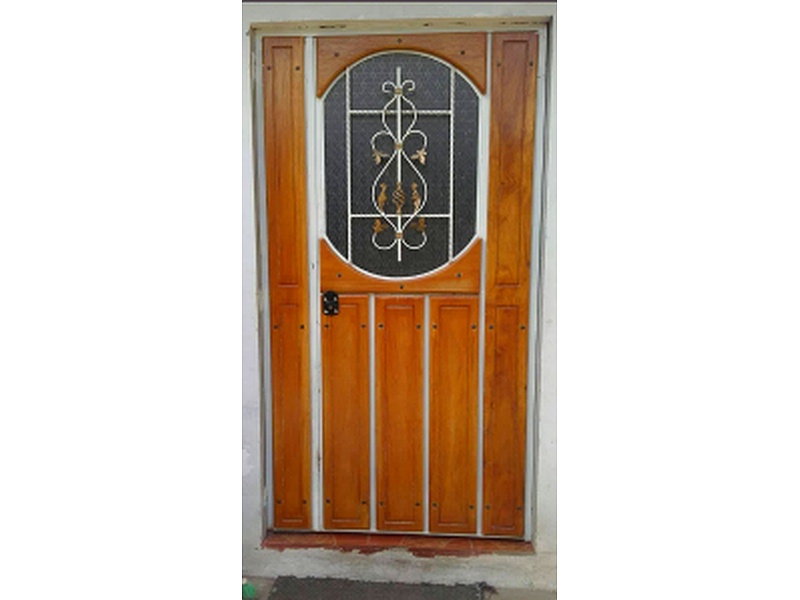 Puerta de Madera y Metal