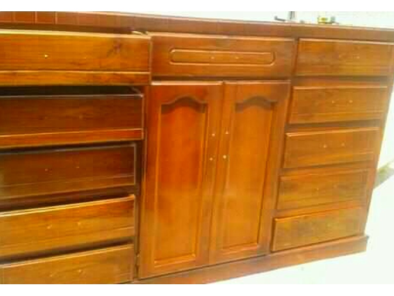 Cómoda lacada de 9 cajones Ecuador