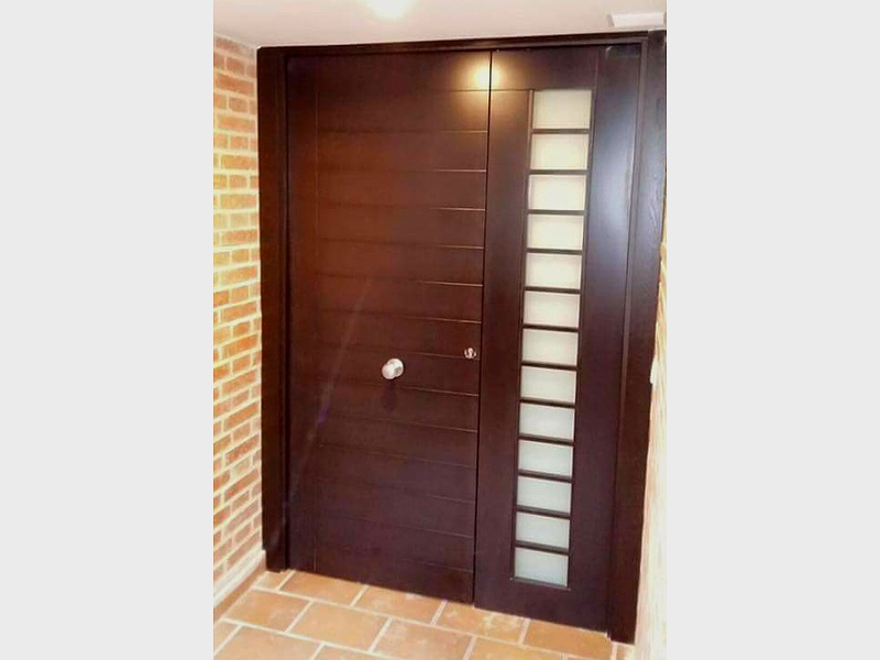 PUERTA MARRON ECUADOR