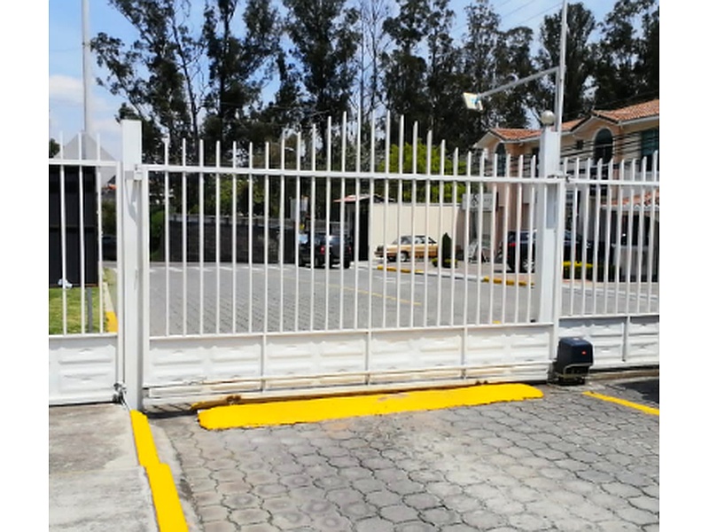 Puerta seguridad Malla Metálica Ecuador