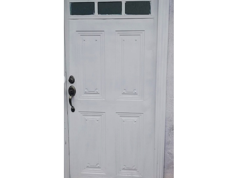 Puerta blanca solido Ecuador 
