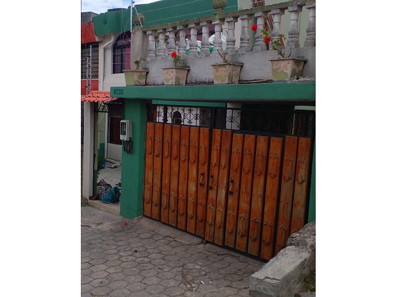 Puerta Garaje Artesano Ecuador