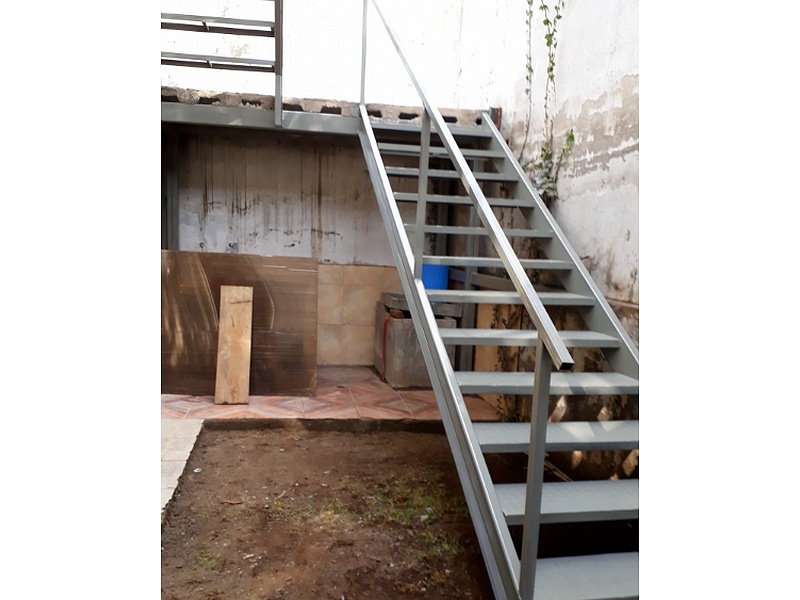Escalones pegados Ecuador 