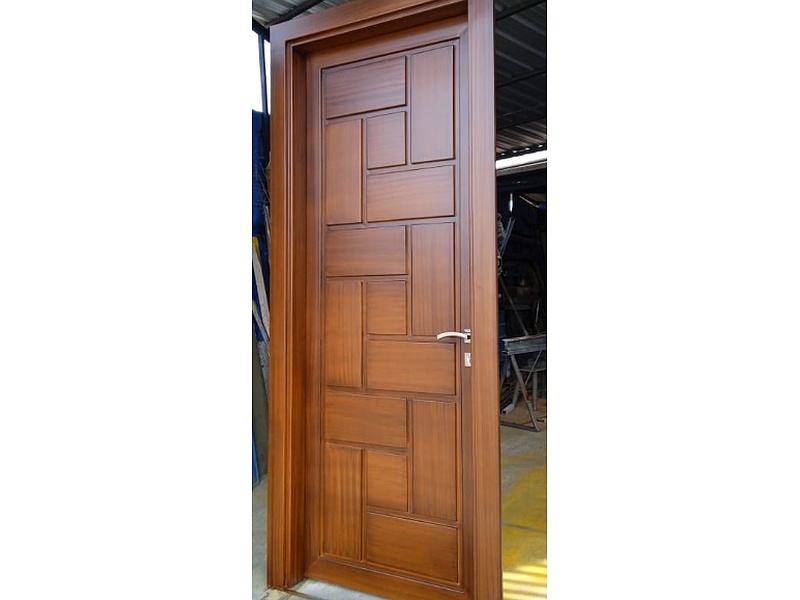 Puerta seguridad Madera Ecuador