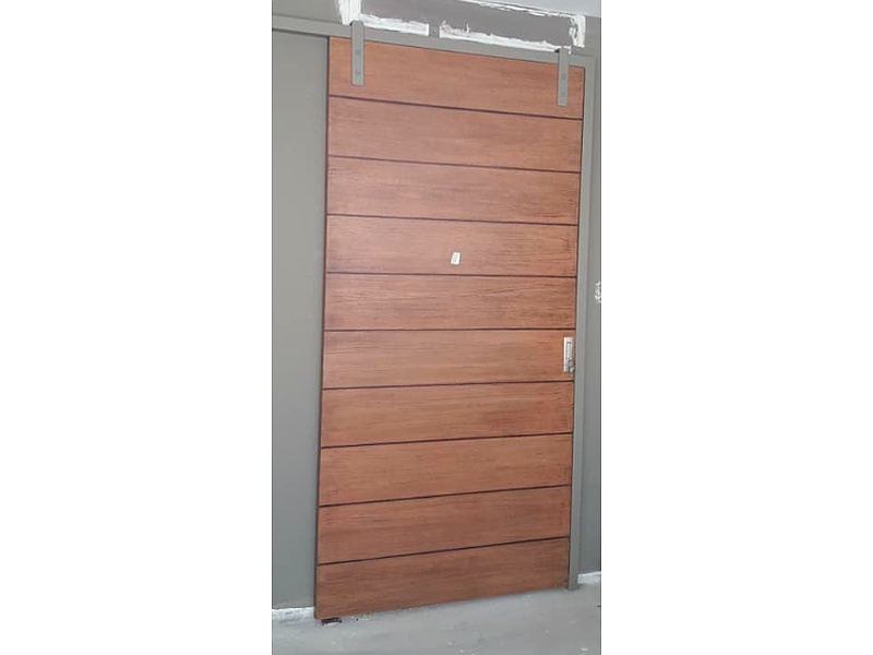 Puerta seguridad Madera Ecuador