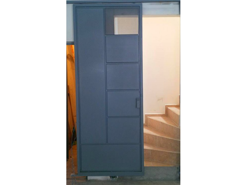 Puerta seguridad Aluminio Ecuador  