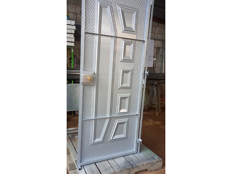 Puerta Bodega Movimiento Ecuador