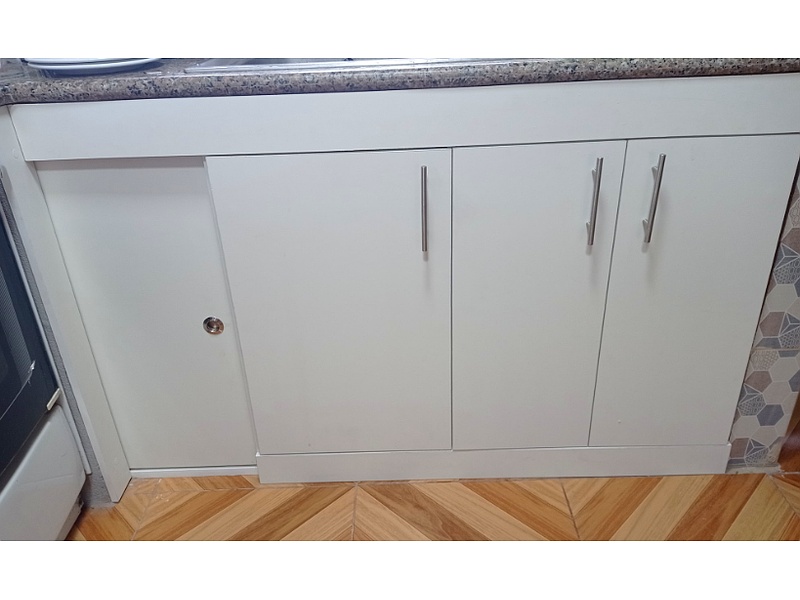mueble bajo blanco Quito