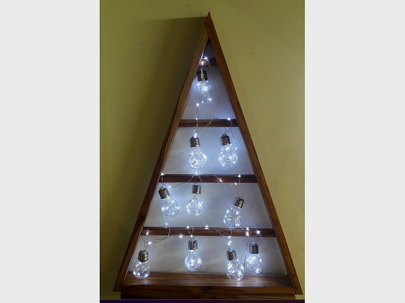 decoracion piramide madera ecuador