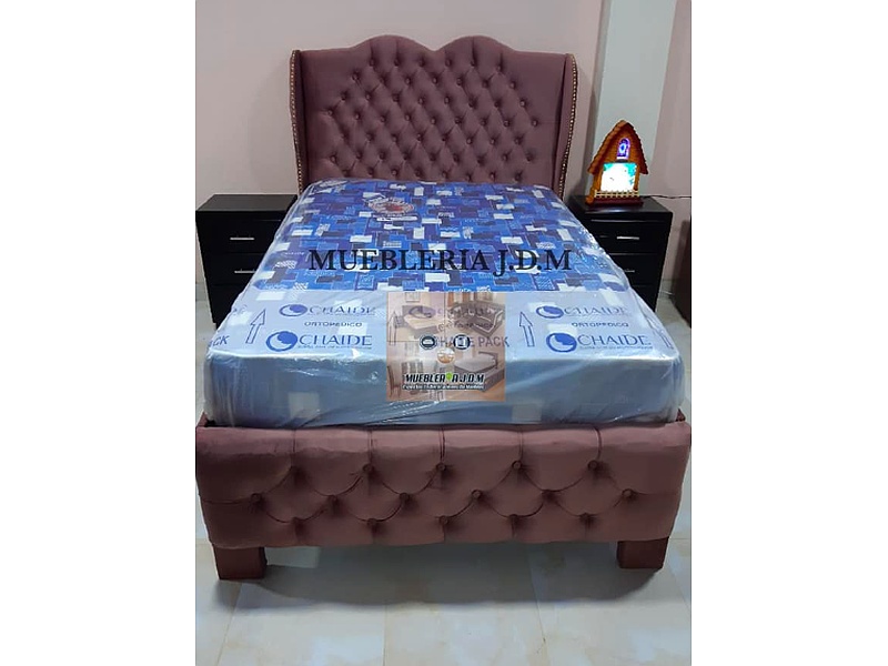 cama tapiz morado Quito