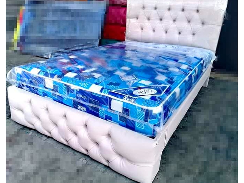 cama respaldo acolchonado Quito