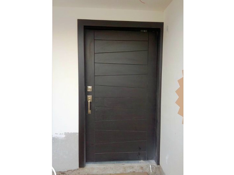 puerta negra melamina Ibarra