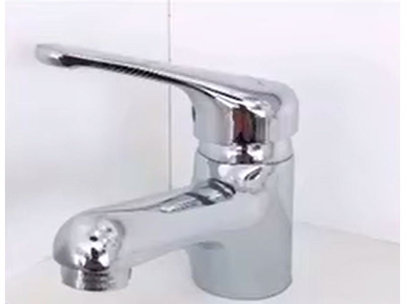Llave platinada para baño Ecuador