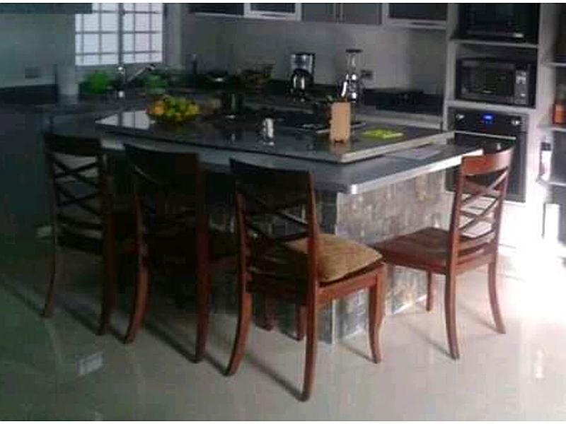 JUEGO DE COMEDOR MESON QUITO