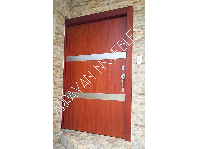 Puerta de Madera Sólida Ecuador