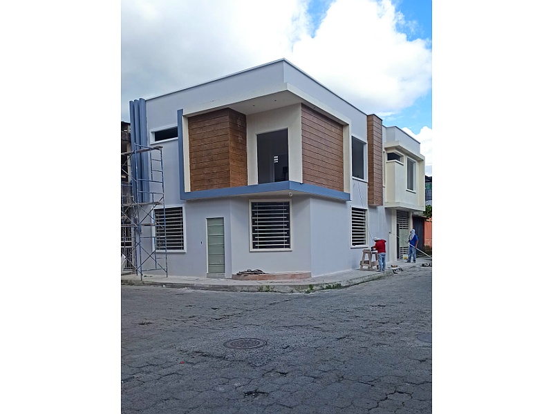 Construcción casa dos plantas ladrillo Ecuador