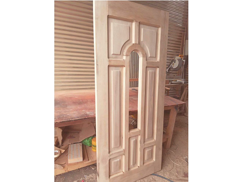 Diferentes modelos de puertas Ambato 