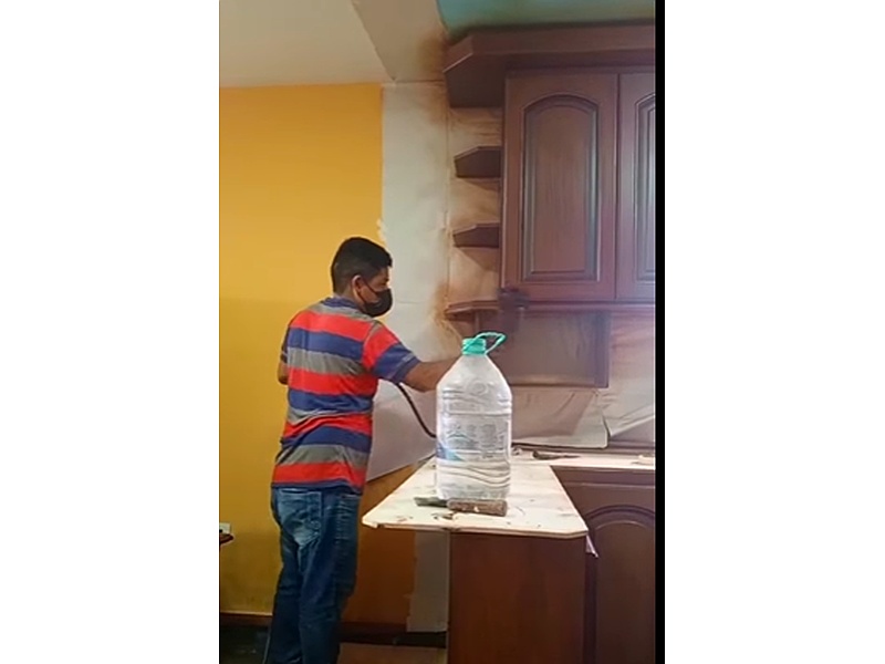 Lacada de muebles de cocina Ambato 